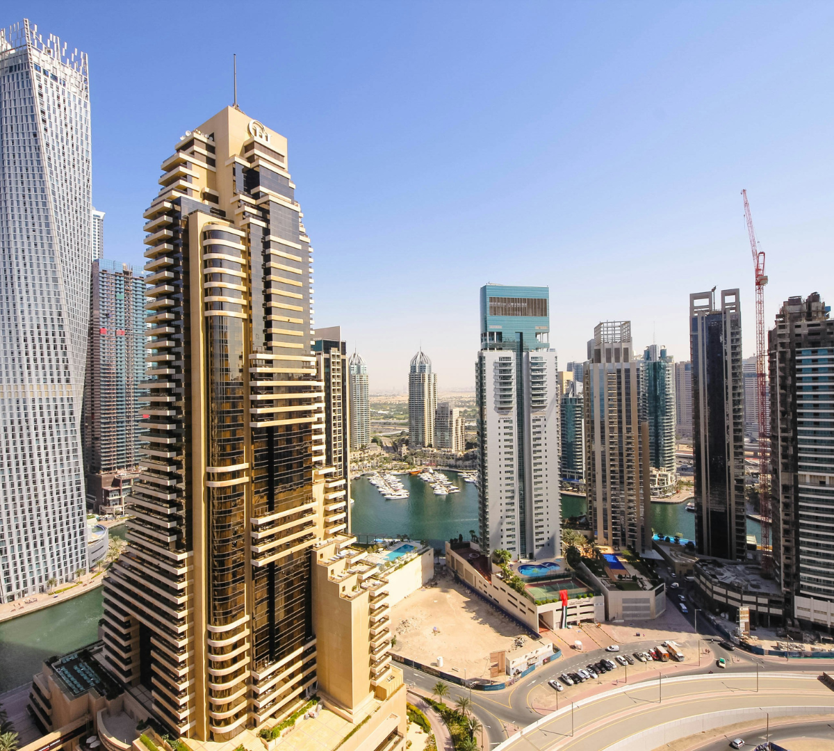 Ultimate Dubai Marina Fitness Guide: Outdoor Routes, Memberships & Free Classes